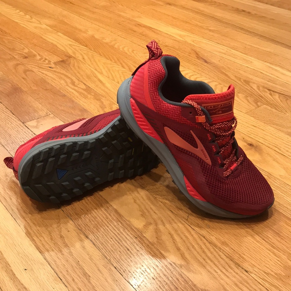 Trail running shoes